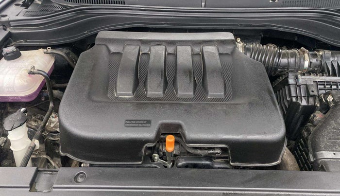 2022 Mahindra XUV700 MX P MT 5 STR, Petrol, Manual, 4,269 km, Engine View