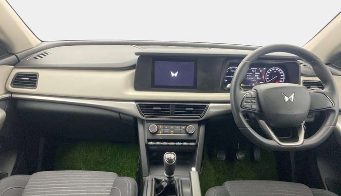 2022 Mahindra XUV700 MX P MT 5 STR, Petrol, Manual, 4,269 km, Dashboard