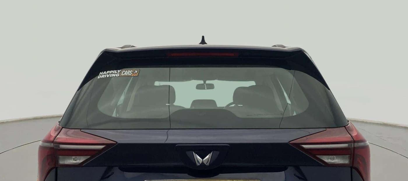 2022 Mahindra XUV700 MX P MT 5 STR, Petrol, Manual, 4,285 km, Rear Windshield