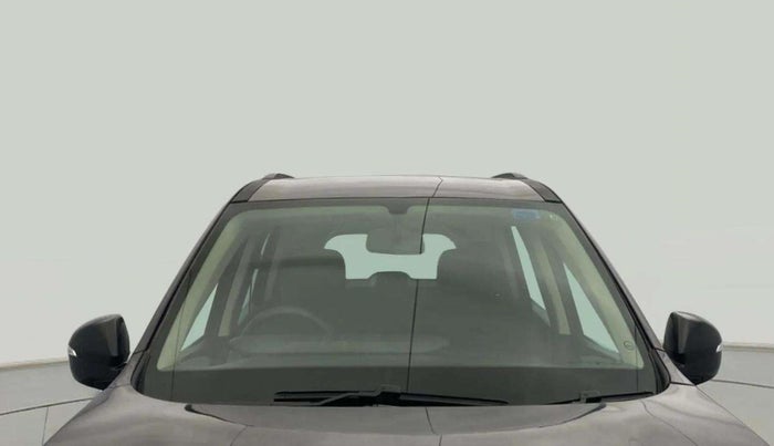 2022 Mahindra XUV700 MX P MT 5 STR, Petrol, Manual, 4,269 km, Front Windshield