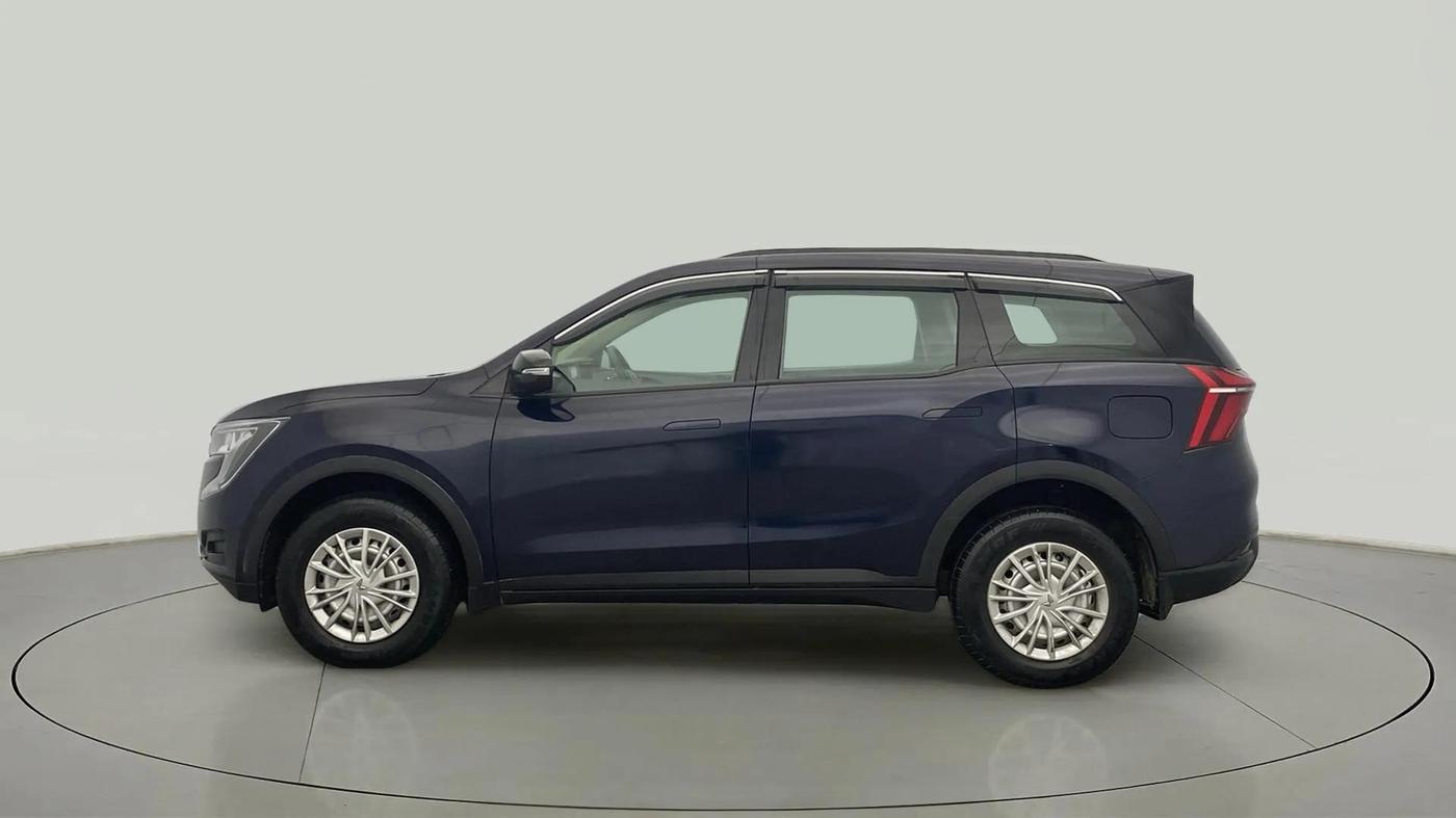 2022 Mahindra XUV700 MX P MT 5 STR, Petrol, Manual, 4,285 km, Left Side