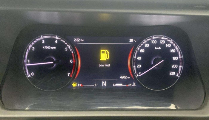 2022 Mahindra XUV700 MX P MT 5 STR, Petrol, Manual, 4,269 km, Odometer Image