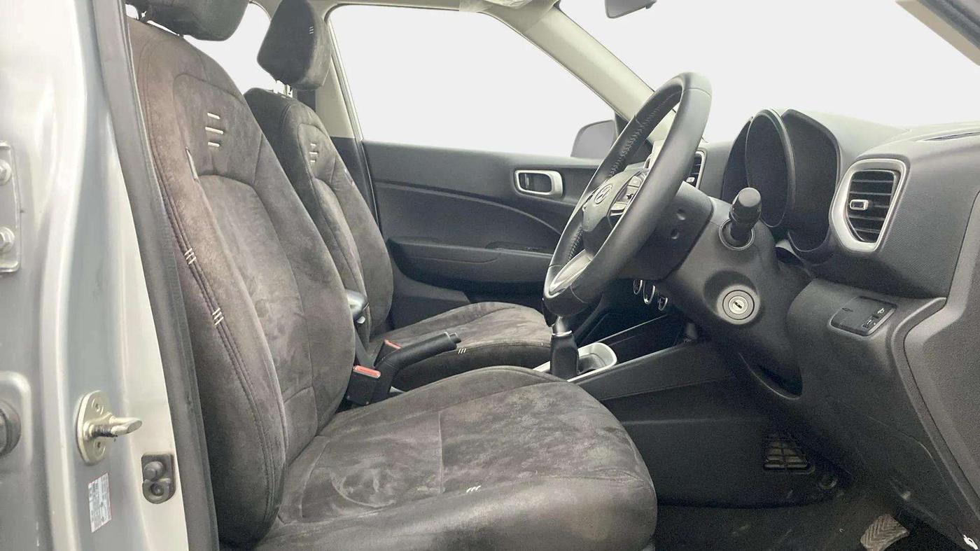2019 Hyundai VENUE SX 1.0 TURBO, Petrol, Manual, 36,232 km, Right Side Front Door Cabin
