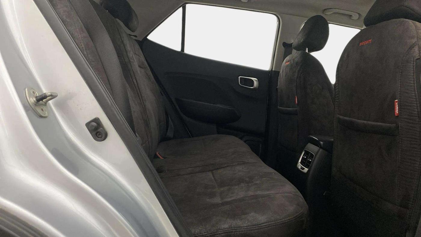 2019 Hyundai VENUE SX 1.0 TURBO, Petrol, Manual, 36,232 km, Right Side Rear Door Cabin