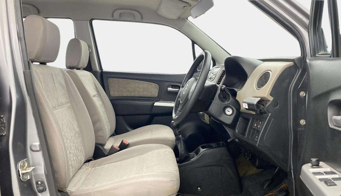 2013 Maruti Wagon R 1.0 VXI, Petrol, Manual, 92,399 km, Right Side Front Door Cabin