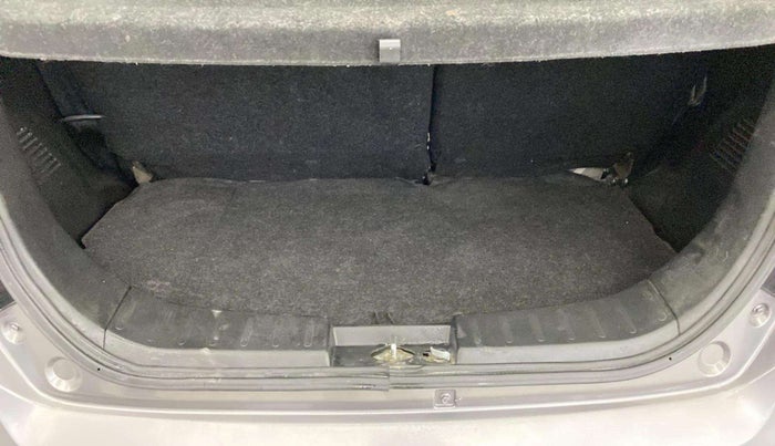 2013 Maruti Wagon R 1.0 VXI, Petrol, Manual, 92,399 km, Boot Inside