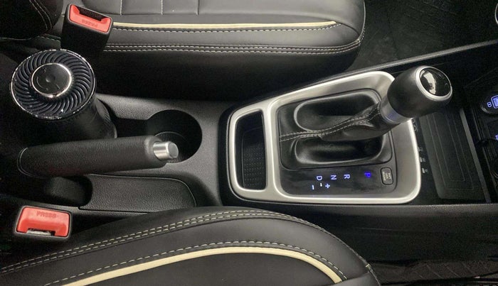 2019 Hyundai VENUE SX PLUS 1.0 TURBO DCT, Petrol, Automatic, 10,235 km, Gear Lever