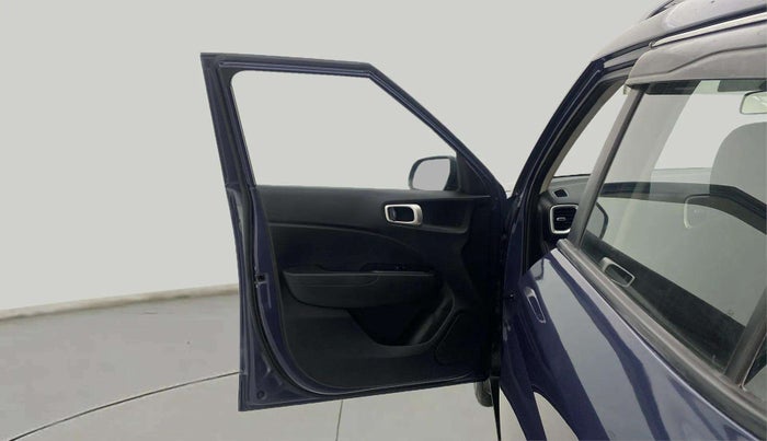 2021 Hyundai VENUE SX 1.5 CRDI, Diesel, Manual, 69,251 km, LHS Front Door