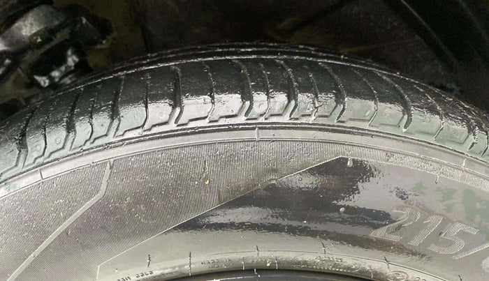 2021 Hyundai VENUE SX 1.5 CRDI, Diesel, Manual, 69,251 km, Left Front Tyre Tread