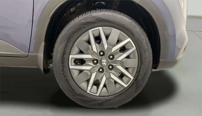 2021 Hyundai VENUE SX 1.5 CRDI, Diesel, Manual, 69,251 km, Right Front Wheel