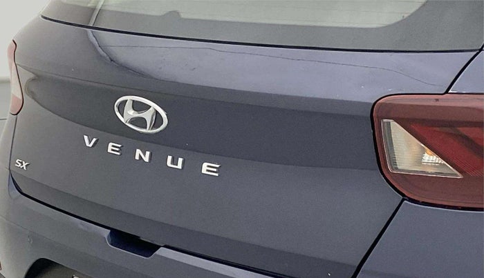 2021 Hyundai VENUE SX 1.5 CRDI, Diesel, Manual, 69,251 km, Dicky (Boot door) - Slightly dented