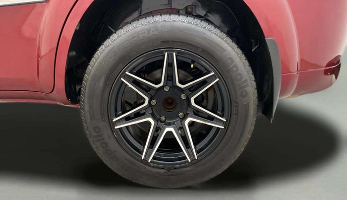 2020 Mahindra XUV500 W5, Diesel, Manual, 25,774 km, Left Rear Wheel