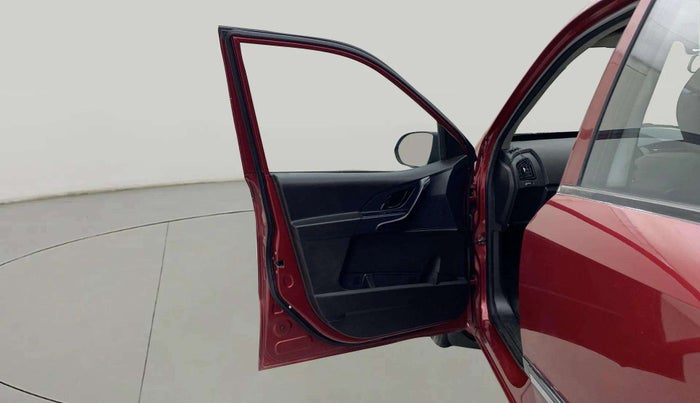 2020 Mahindra XUV500 W5, Diesel, Manual, 25,774 km, LHS Front Door