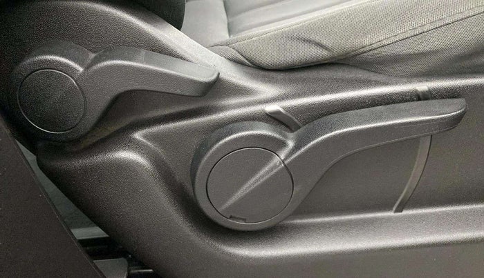 2020 Mahindra XUV500 W5, Diesel, Manual, 25,774 km, Driver Side Adjustment Panel