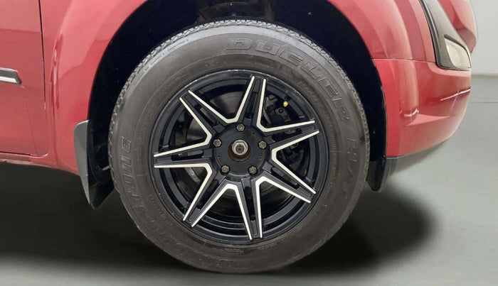 2020 Mahindra XUV500 W5, Diesel, Manual, 25,774 km, Right Front Wheel