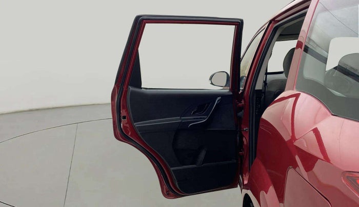 2020 Mahindra XUV500 W5, Diesel, Manual, 25,774 km, LHS Rear Door