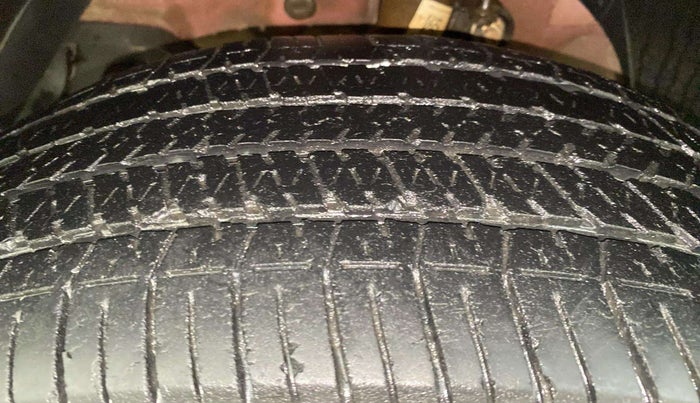2020 Mahindra XUV500 W5, Diesel, Manual, 25,774 km, Left Front Tyre Tread