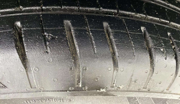 2023 Tata PUNCH ACCOMPLISHED AMT, Petrol, Automatic, 18,490 km, Right Front Tyre Tread