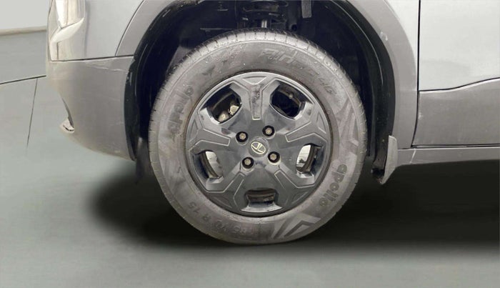 2023 Tata PUNCH ACCOMPLISHED AMT, Petrol, Automatic, 18,490 km, Left Front Wheel
