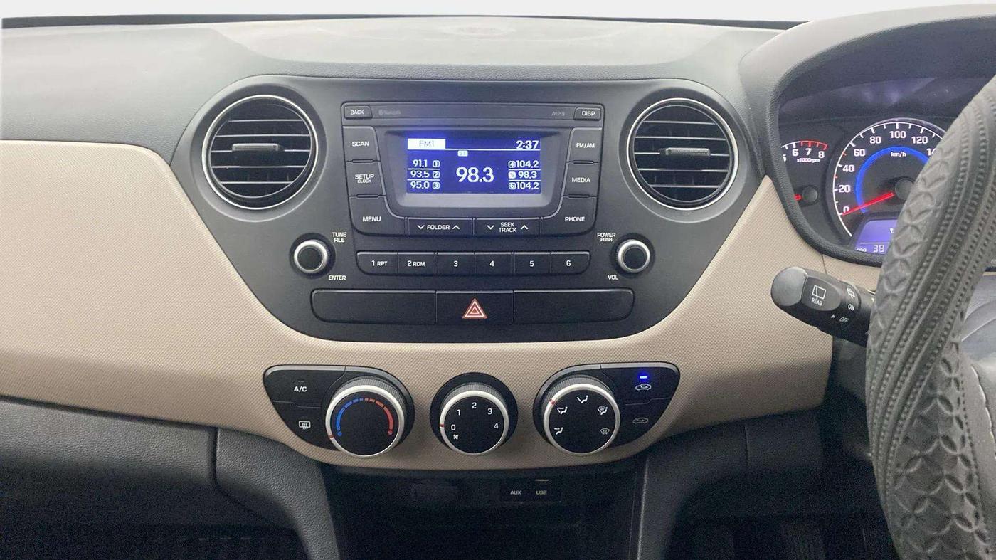 2016 Hyundai Grand i10 ASTA (O) 1.2 KAPPA VTVT, Petrol, Manual, 38,321 km, Air Conditioner