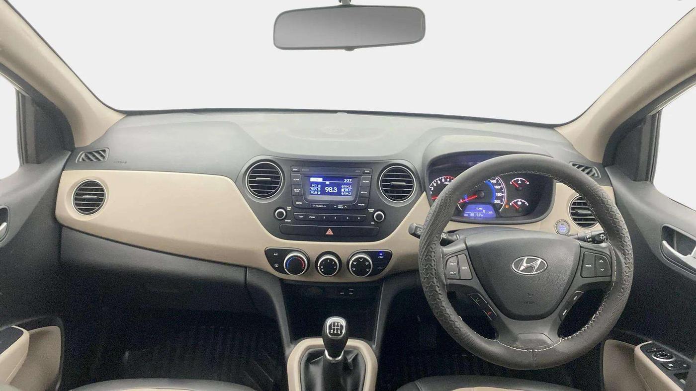 2016 Hyundai Grand i10 ASTA (O) 1.2 KAPPA VTVT, Petrol, Manual, 38,321 km, Dashboard