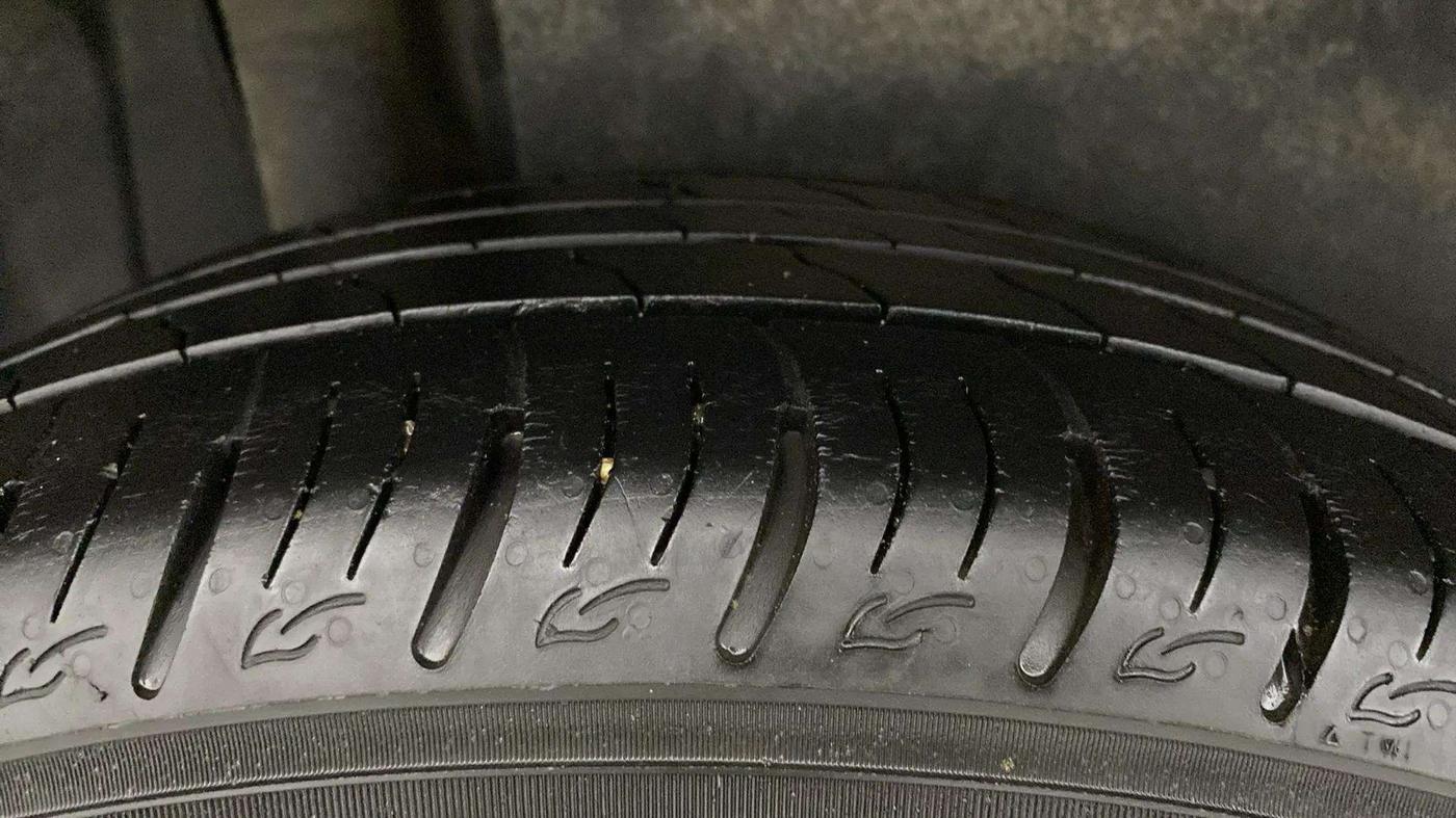2021 Maruti Vitara Brezza LXI, Petrol, Manual, 27,313 km, Right Rear Tyre Tread