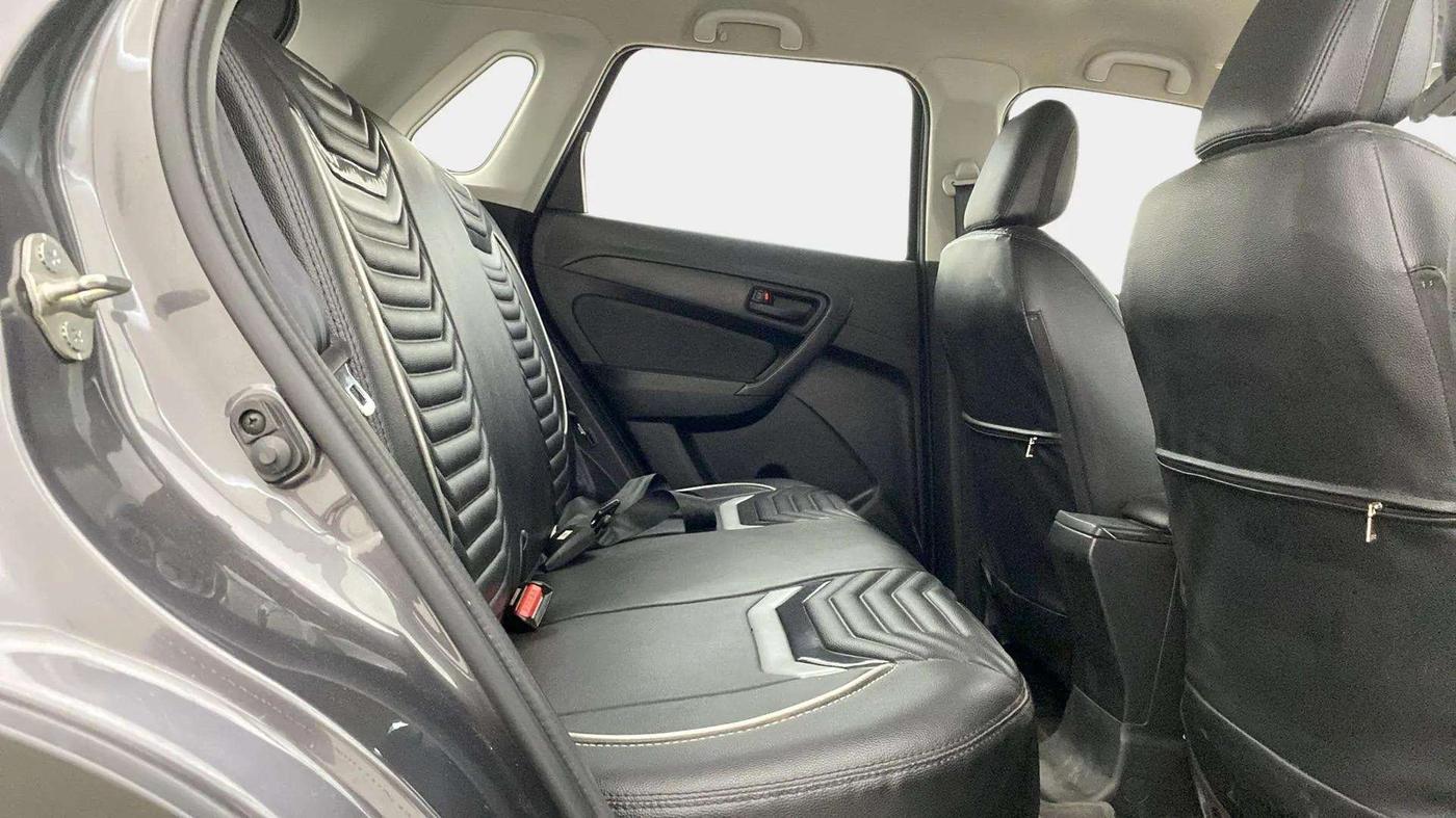 2021 Maruti Vitara Brezza LXI, Petrol, Manual, 27,313 km, Right Side Rear Door Cabin