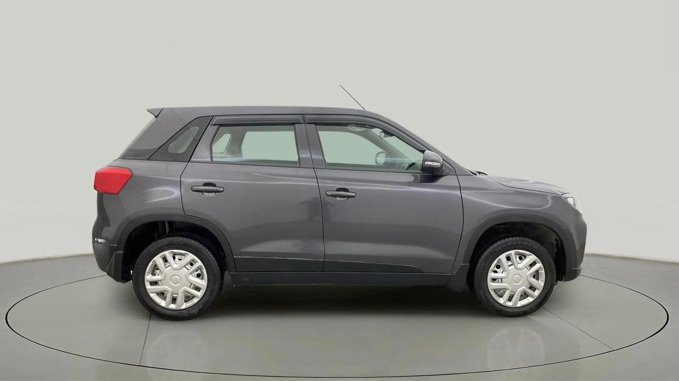 2021 Maruti Vitara Brezza LXI, Petrol, Manual, 27,313 km, Right Side View