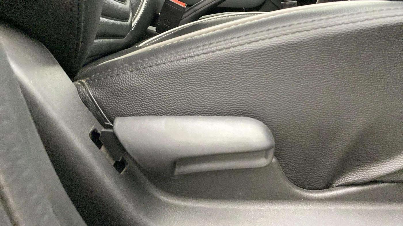 2021 Maruti Vitara Brezza LXI, Petrol, Manual, 27,313 km, Driver Side Adjustment Panel