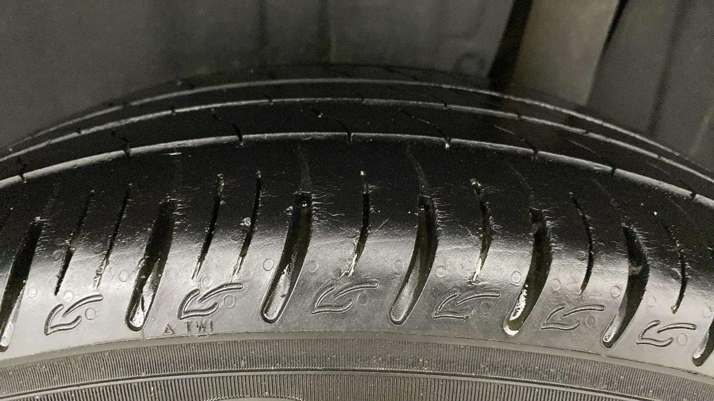 2021 Maruti Vitara Brezza LXI, Petrol, Manual, 27,313 km, Left Rear Tyre Tread