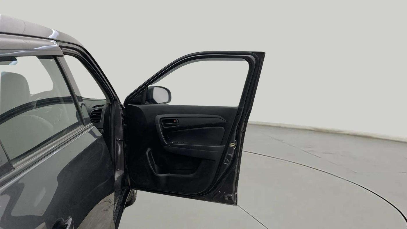 2021 Maruti Vitara Brezza LXI, Petrol, Manual, 27,313 km, RHS Front Door