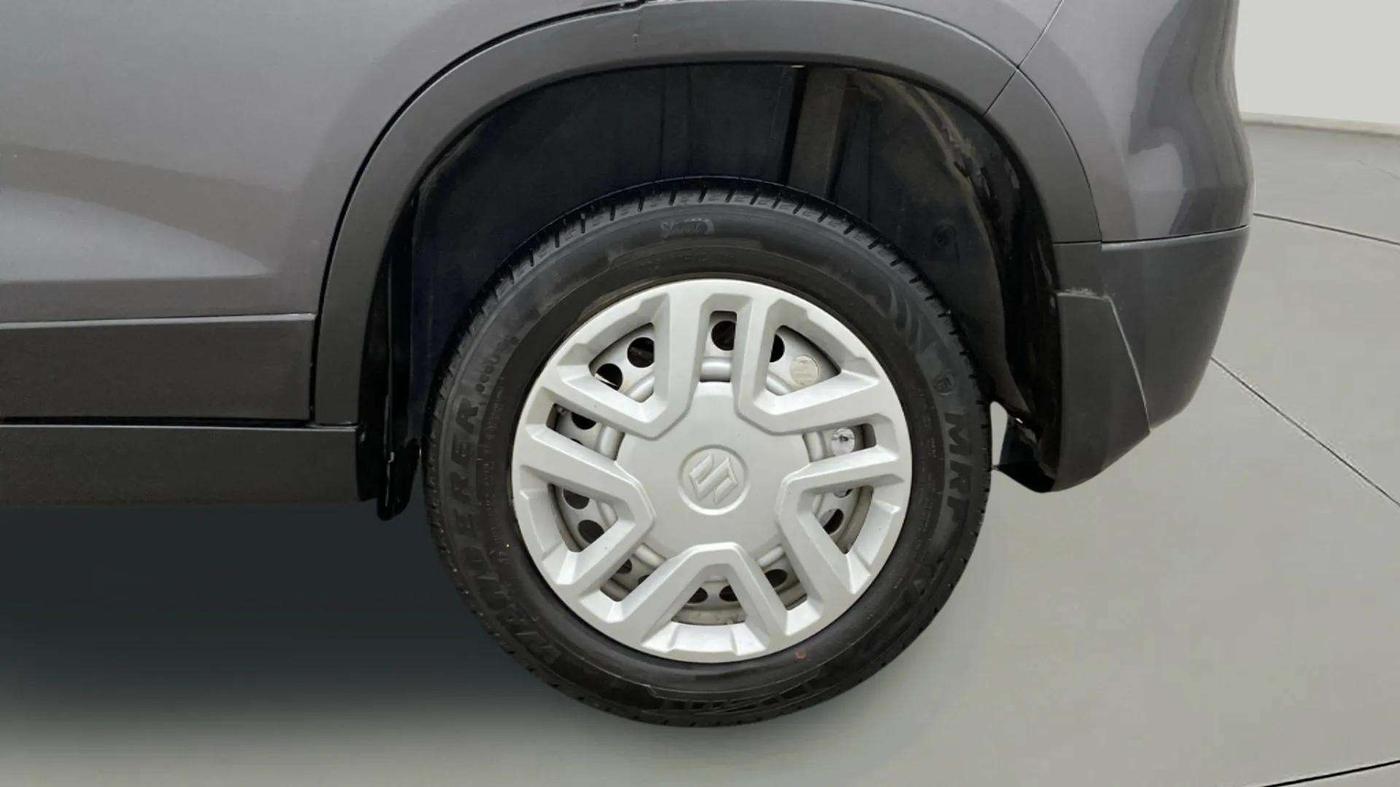 2021 Maruti Vitara Brezza LXI, Petrol, Manual, 27,313 km, Left Rear Wheel