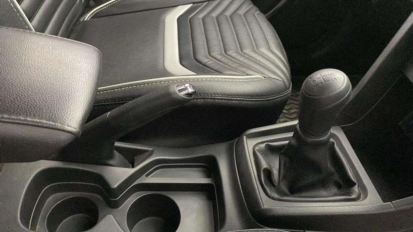 2021 Maruti Vitara Brezza LXI, Petrol, Manual, 27,313 km, Gear Lever