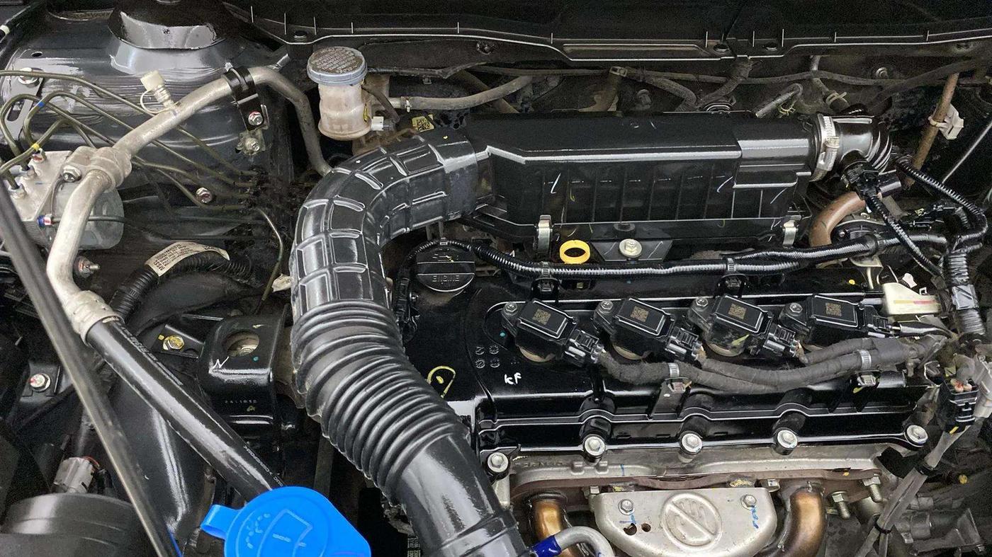 2021 Maruti Vitara Brezza LXI, Petrol, Manual, 27,313 km, Engine View - Right