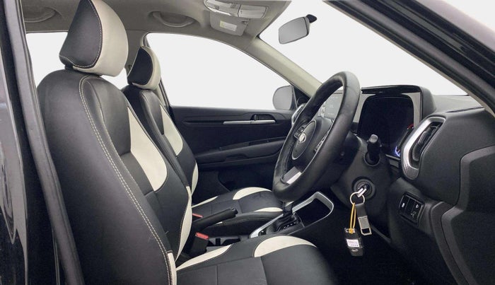 2021 KIA SONET HTK PLUS 1.0 DCT, Petrol, Automatic, 28,275 km, Right Side Front Door Cabin