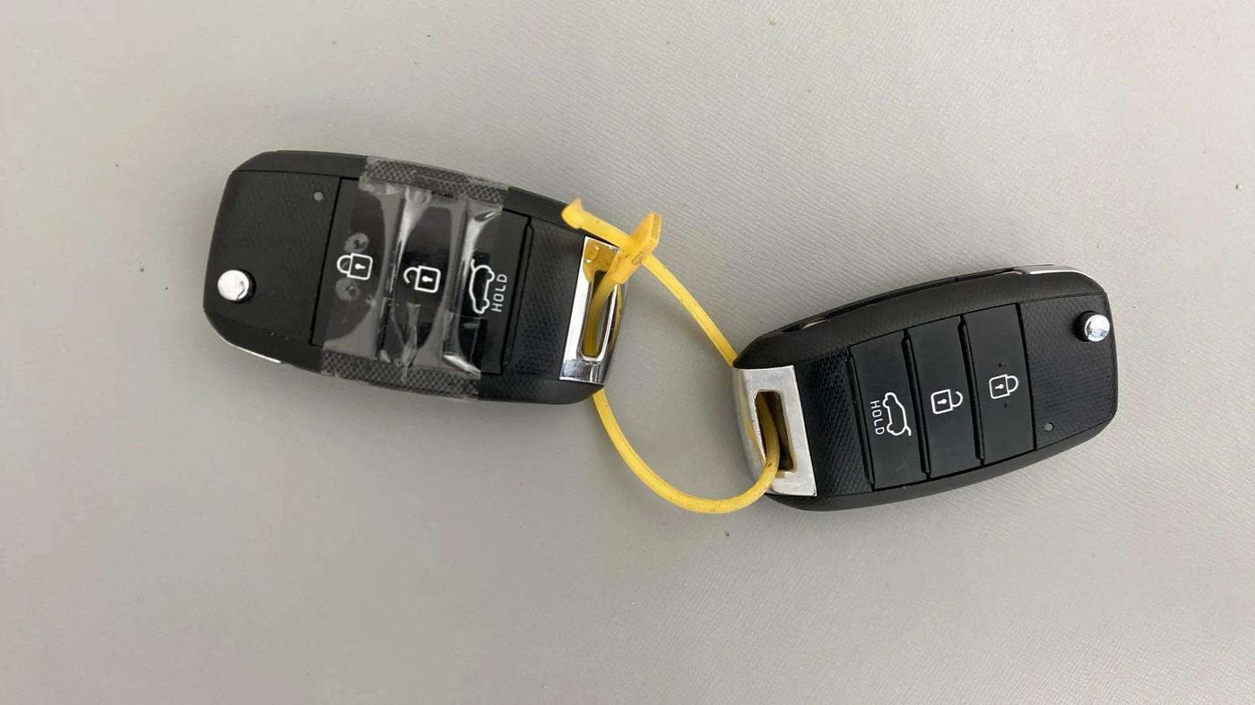 2021 KIA SONET HTK PLUS 1.0 DCT, Petrol, Automatic, 28,275 km, Key Close Up