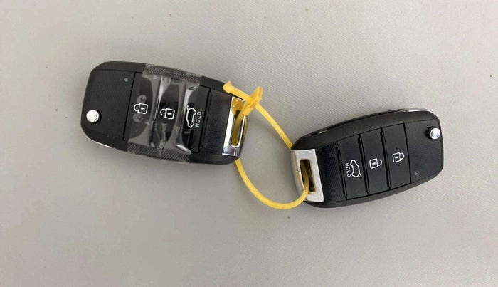 2021 KIA SONET HTK PLUS 1.0 DCT, Petrol, Automatic, 28,275 km, Key Close Up