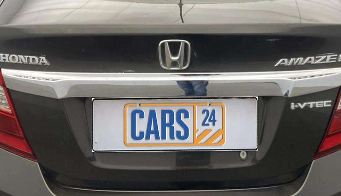 2016 Honda Amaze 1.2L I-VTEC SX, Petrol, Manual, 96,976 km, Dicky (Boot door) - Minor scratches