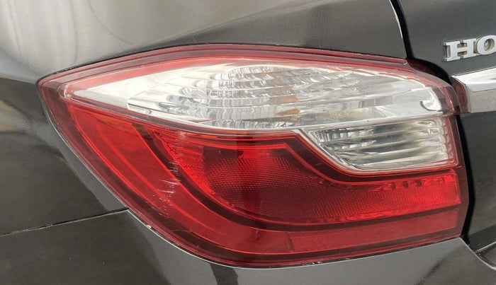 2016 Honda Amaze 1.2L I-VTEC SX, Petrol, Manual, 96,976 km, Left tail light - Minor scratches