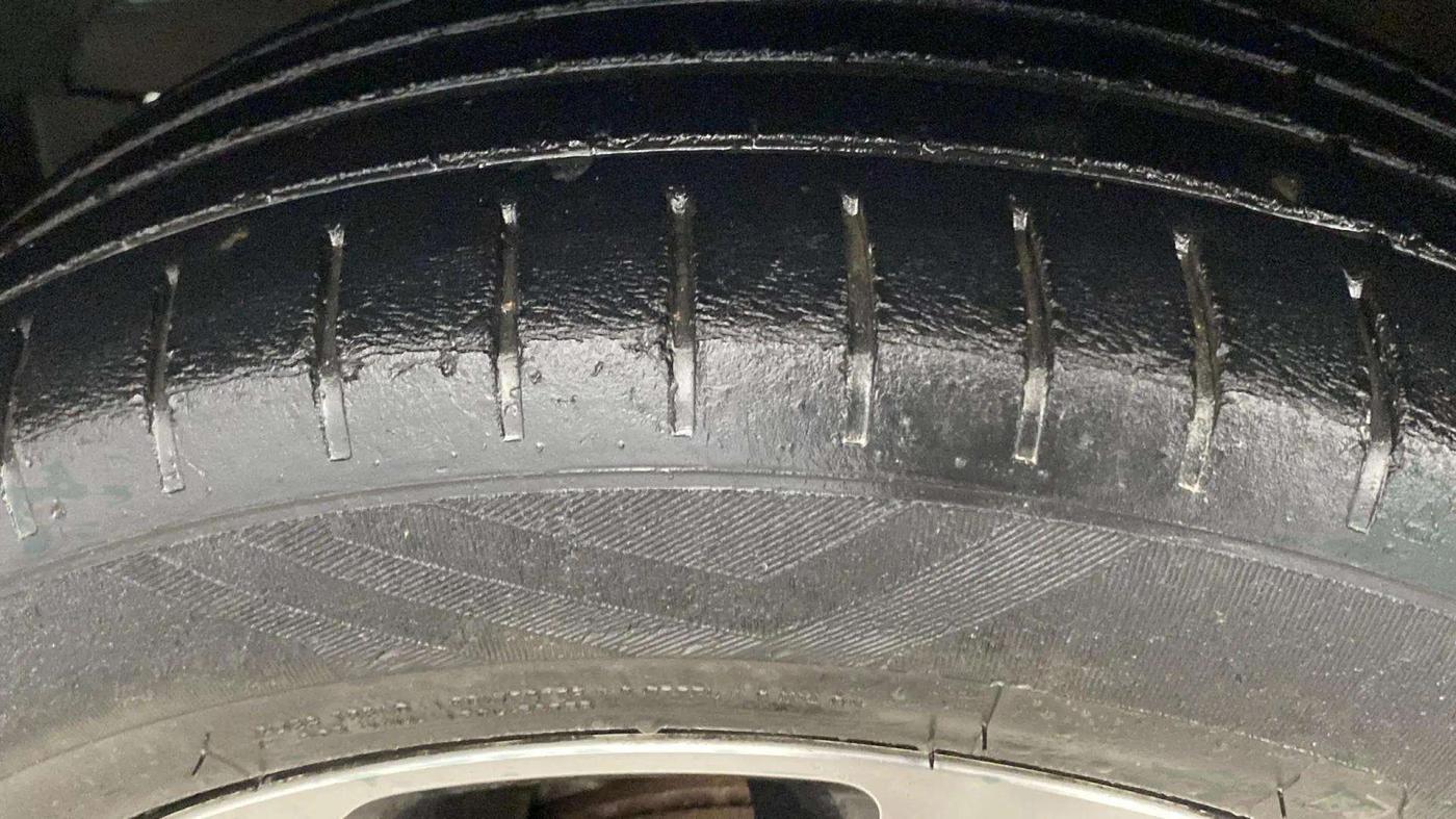 2019 Toyota Glanza G, CNG, Manual, 70,150 km, Left Rear Tyre Tread