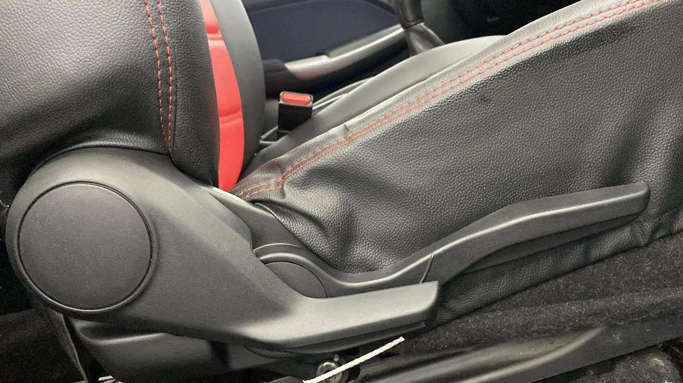 2019 Toyota Glanza G, CNG, Manual, 70,150 km, Driver Side Adjustment Panel