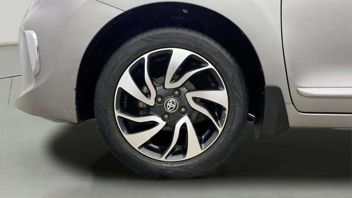 2019 Toyota Glanza G, CNG, Manual, 70,150 km, Left Front Wheel