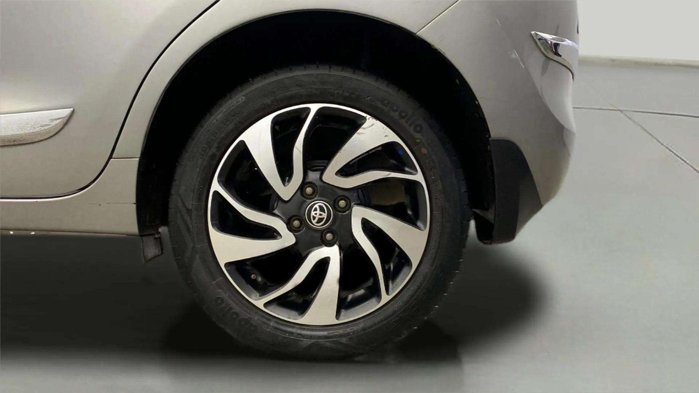 2019 Toyota Glanza G, CNG, Manual, 70,150 km, Left Rear Wheel