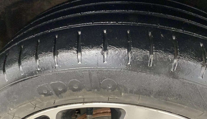 2019 Toyota Glanza G, CNG, Manual, 70,055 km, Right Front Tyre Tread