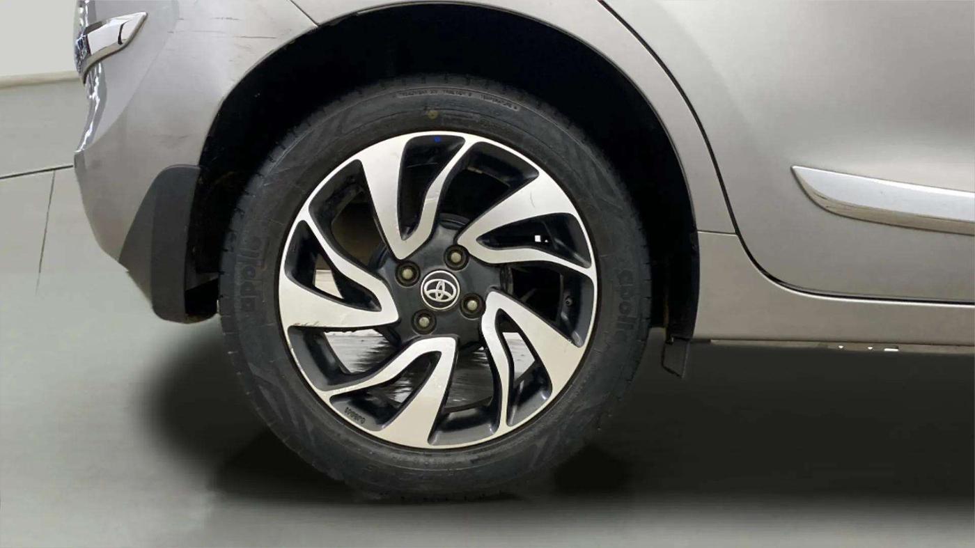 2019 Toyota Glanza G, CNG, Manual, 70,150 km, Right Rear Wheel