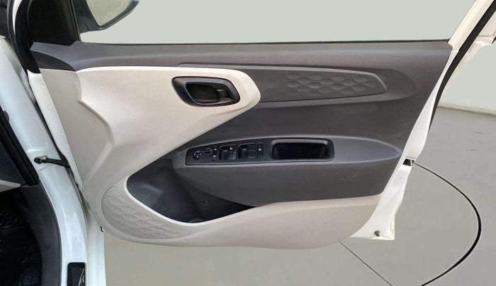 2022 Hyundai AURA S 1.2, Petrol, Manual, 17,605 km, Driver Side Door Panels Control