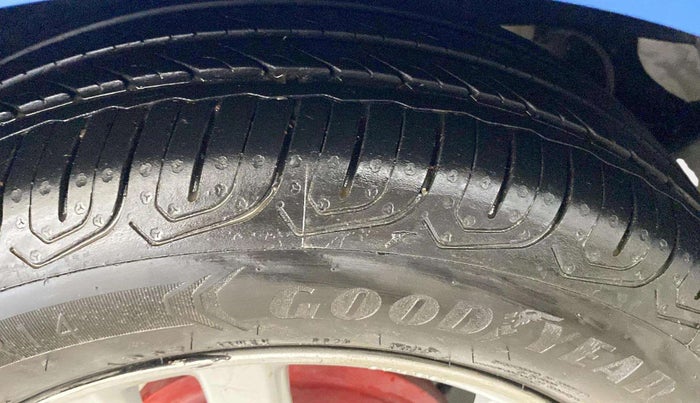 2013 Honda Brio VX MT, Petrol, Manual, 38,584 km, Left Front Tyre Tread