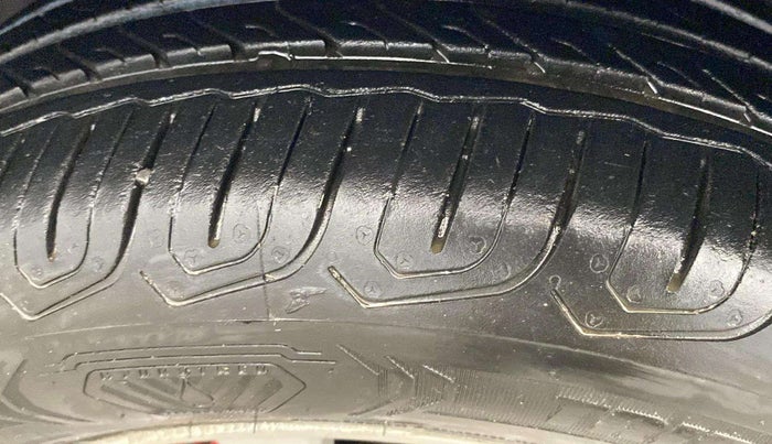 2013 Honda Brio VX MT, Petrol, Manual, 38,584 km, Left Rear Tyre Tread