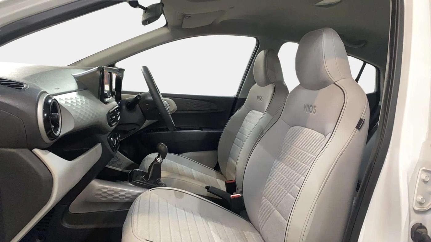 2023 Hyundai GRAND I10 NIOS SPORTZ 1.2 KAPPA VTVT CNG, CNG, Manual, 7,689 km, Right Side Front Door Cabin