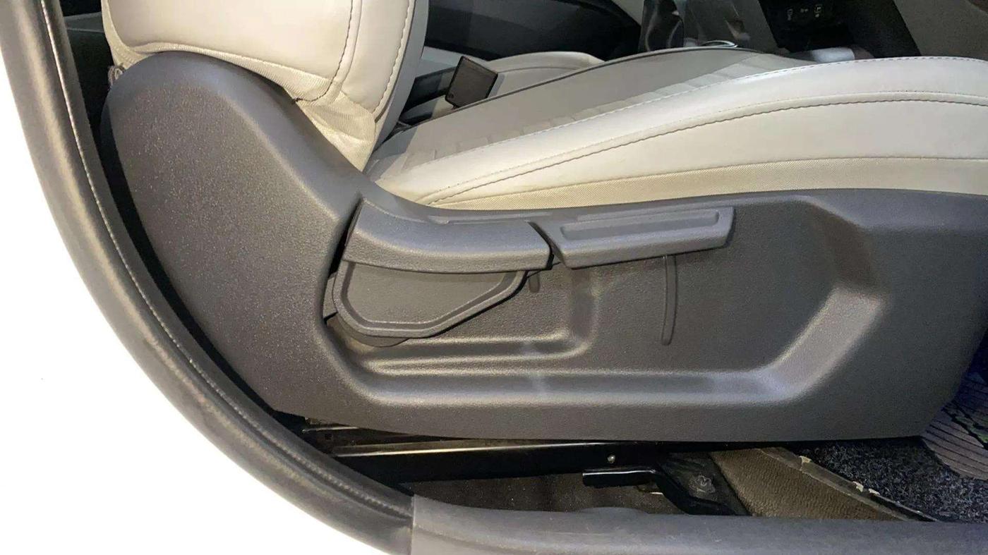 2023 Hyundai GRAND I10 NIOS SPORTZ 1.2 KAPPA VTVT CNG, CNG, Manual, 7,689 km, Driver Side Adjustment Panel